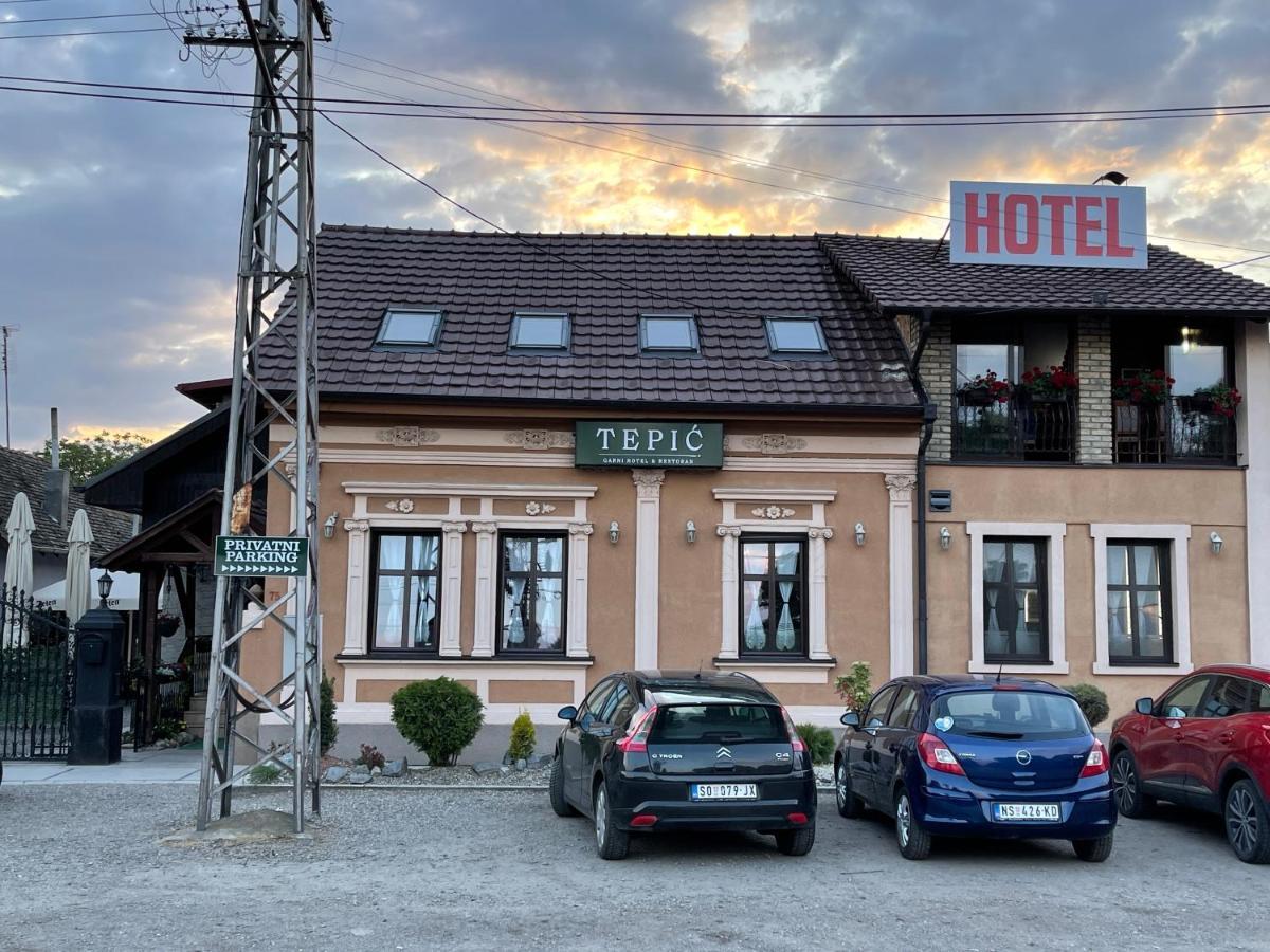 Tepic Garni Hotel Temerin Zewnętrze zdjęcie